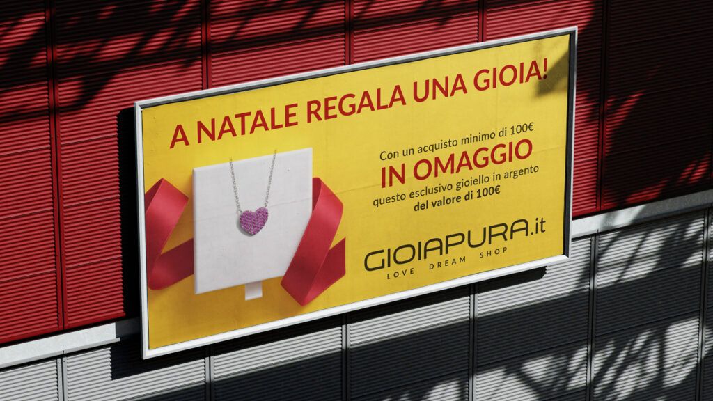 A Natale GiopiaPura regala un gioiello.
